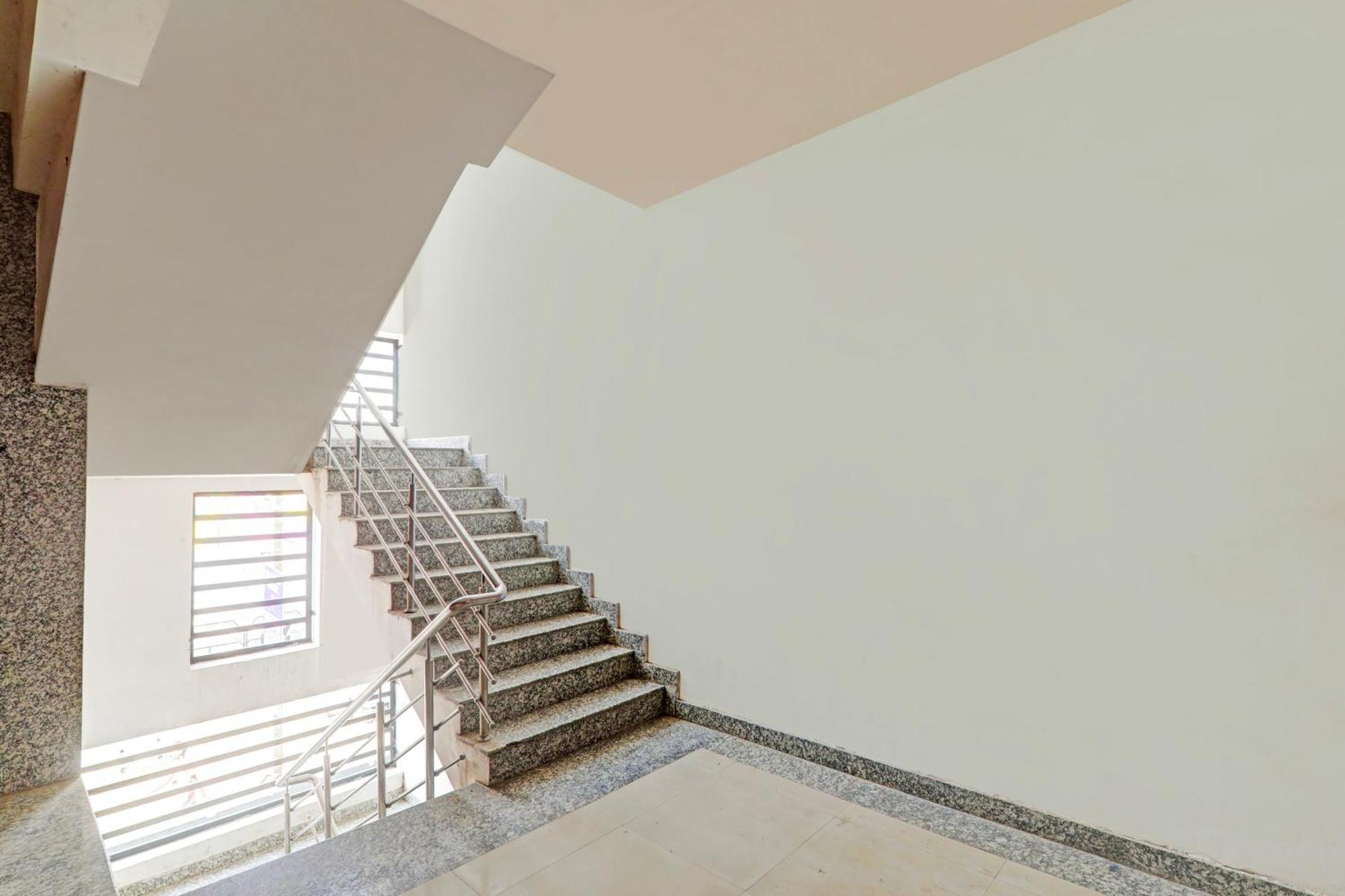 Super Hotel O Jankipuram Near Sahara State Formerly Basera Homes Hasanganj Exterior foto